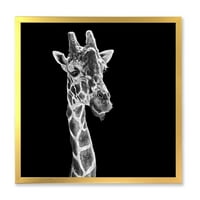 DesignArt 'Затвори портрет на жирафа на црната куќа на фармата, врамени уметнички принт